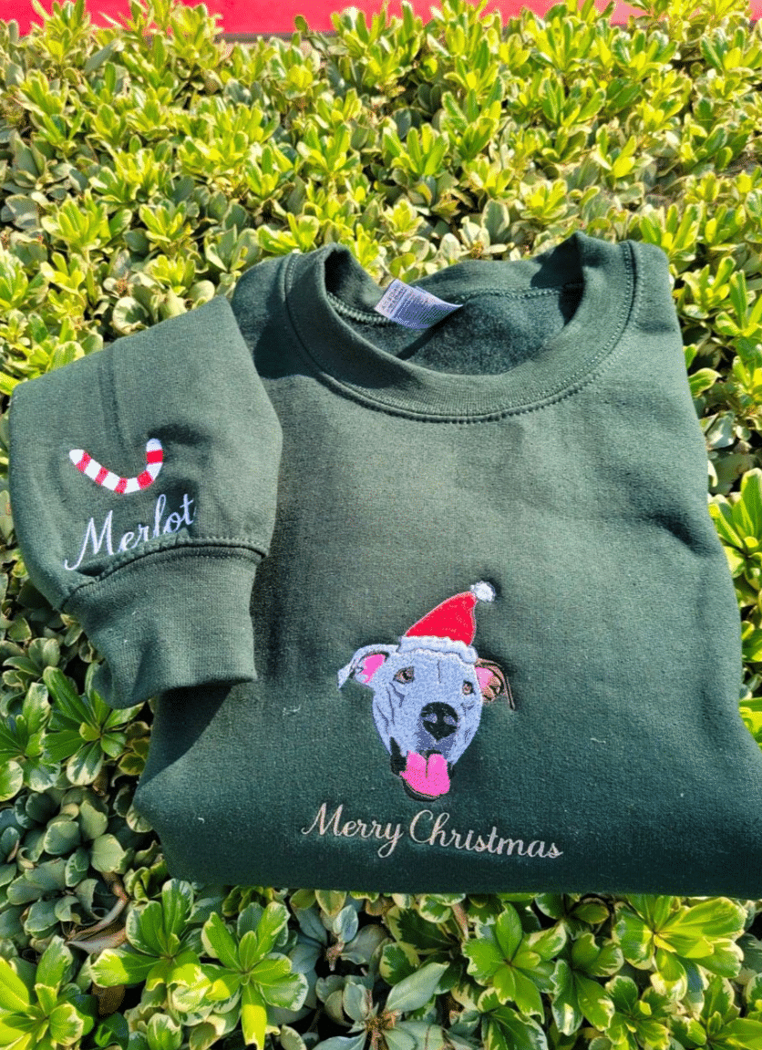 カスタム刺繍ペットスウェットシャツ、ペットの顔のカラーポートレートサンタホリデークルーネックスウェットシャツ