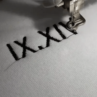 カスタム刺繍カップルパーカーカスタム刺繍ローマ数字日付カップルスウェットシャツブリッジ/花嫁介添人/記念日のギフト