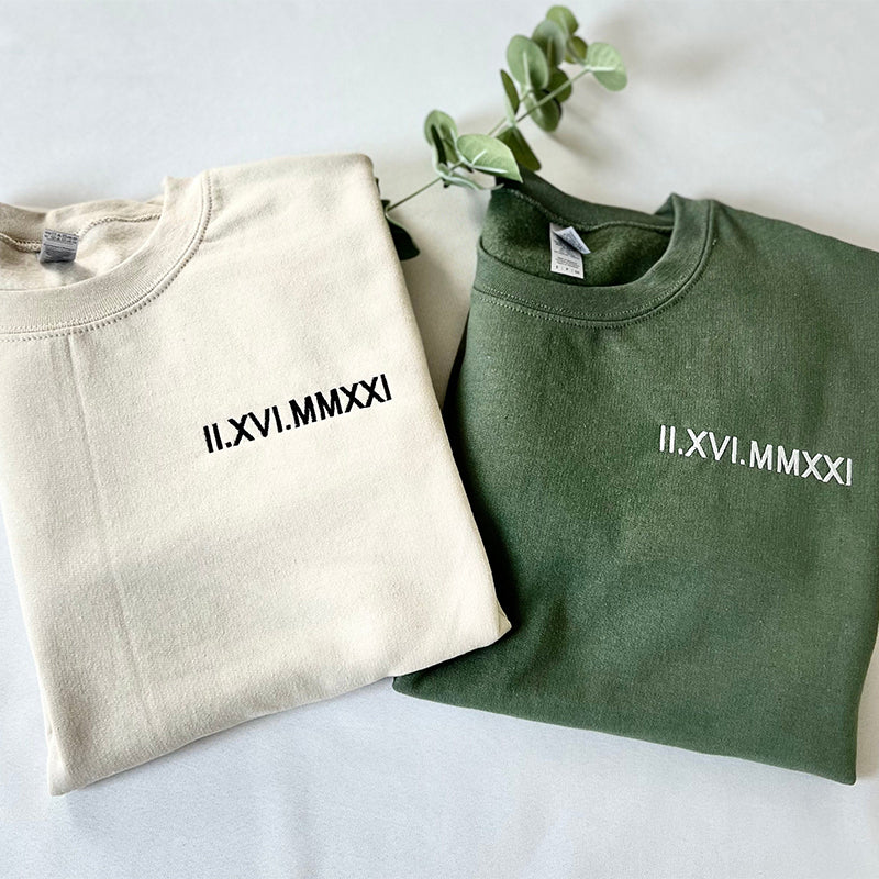 カスタム刺繍カップルパーカーカスタム刺繍ローマ数字日付カップルスウェットシャツブリッジ/花嫁介添人/記念日のギフト