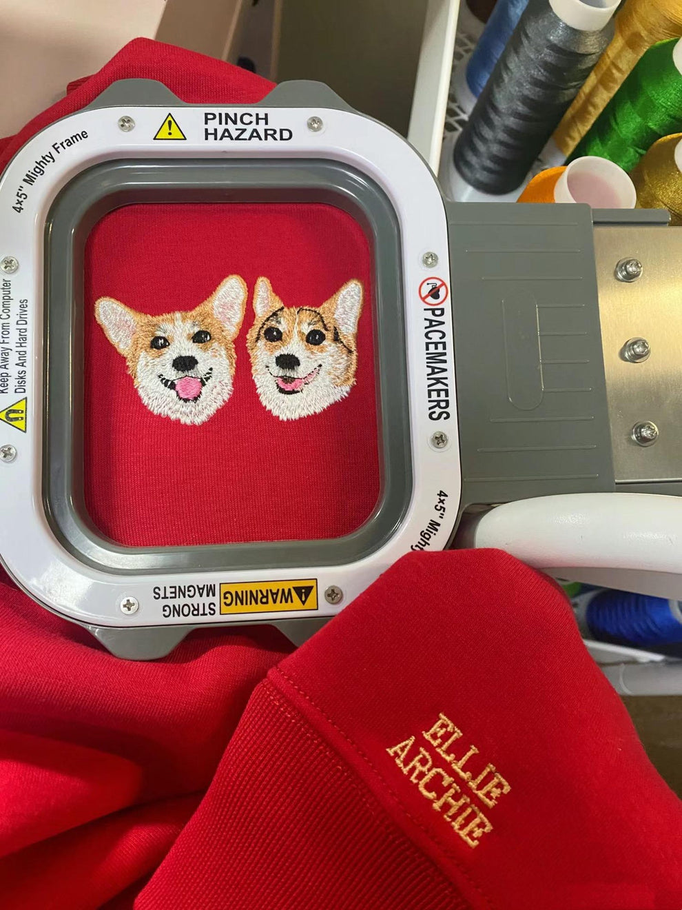 カスタム犬の肖像画刺繍スウェットシャツ、カスタムペットパーカー、ペットの顔が刺繍されたパーソナライズされたペットスウェットシャツ