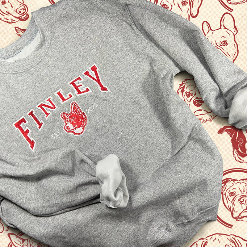 カスタム犬の肖像画刺繍スウェットシャツ パーソナライズされた刺繍犬セーター - バーシティスタイルのカレッジスウェットシャツ