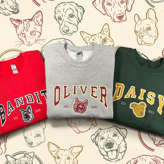 カスタム犬の肖像画刺繍スウェットシャツ パーソナライズされた刺繍犬セーター - バーシティスタイルのカレッジスウェットシャツ