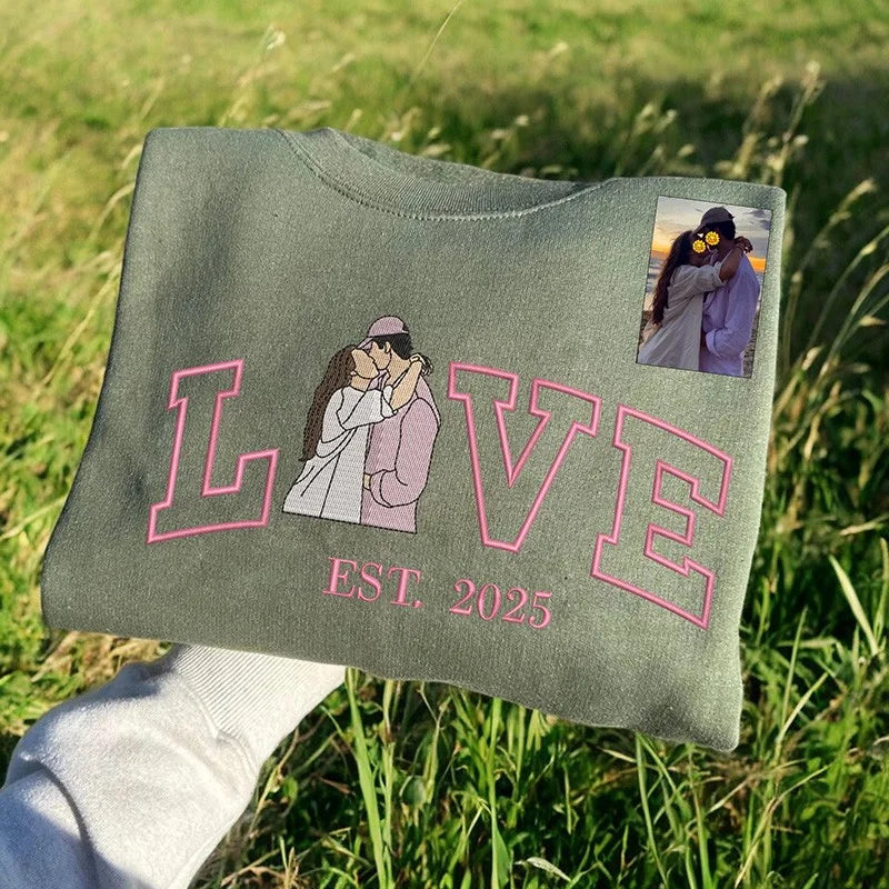 バレンタイン用のハートフェルト刺繍入りカスタムカップルパーカーは