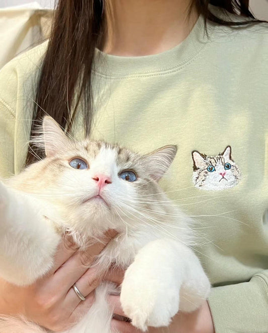カスタム犬の肖像画刺繍スウェットシャツ、カスタムペットパーカー、ペットの顔が刺繍されたパーソナライズされたペットスウェットシャツ
