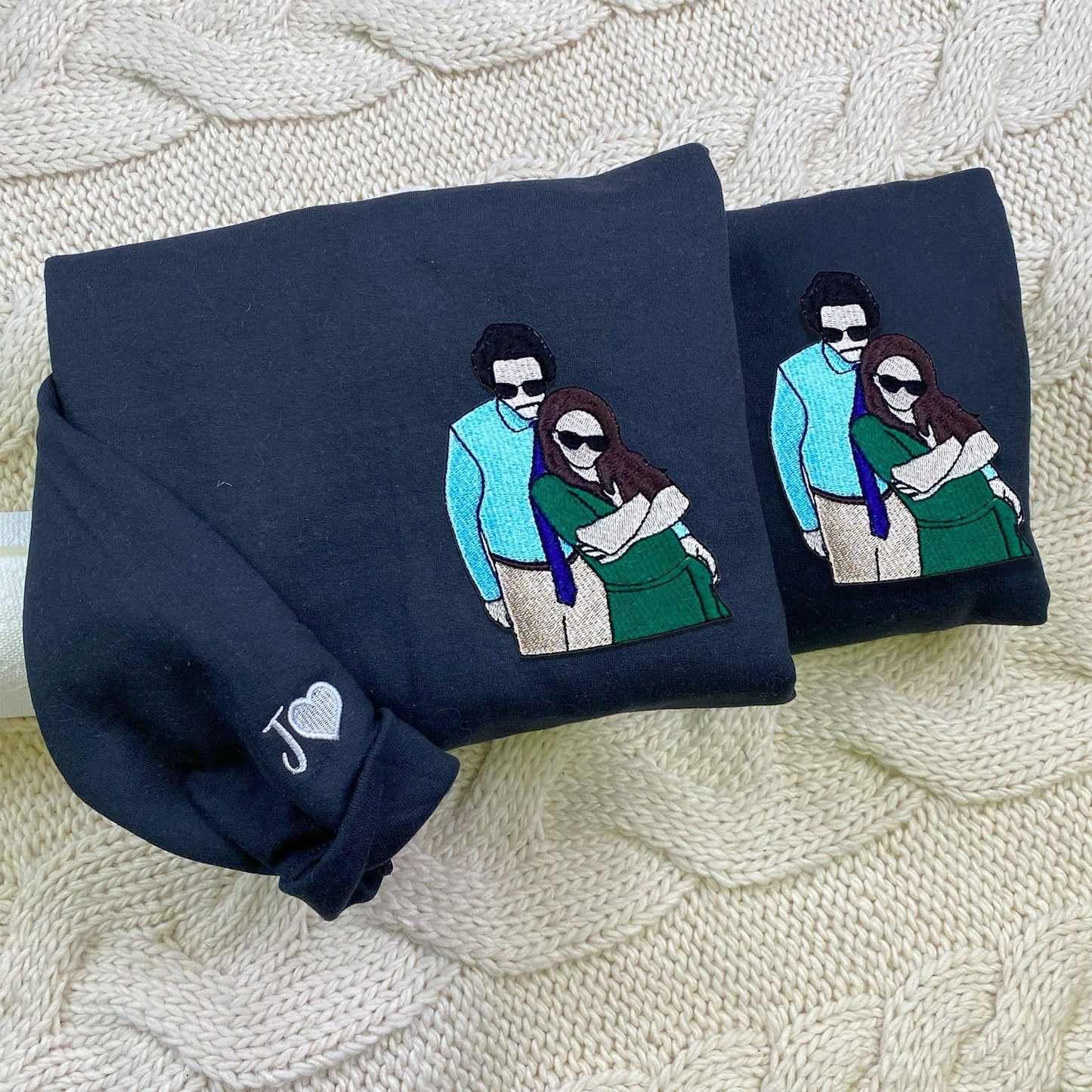 写真からカスタム刺繍されたポートレートスウェットシャツ、カップルクルーネック、記念日シャツ、ガールフレンド、ボーイフレンド、LGBTへの誕生日カップルギフト