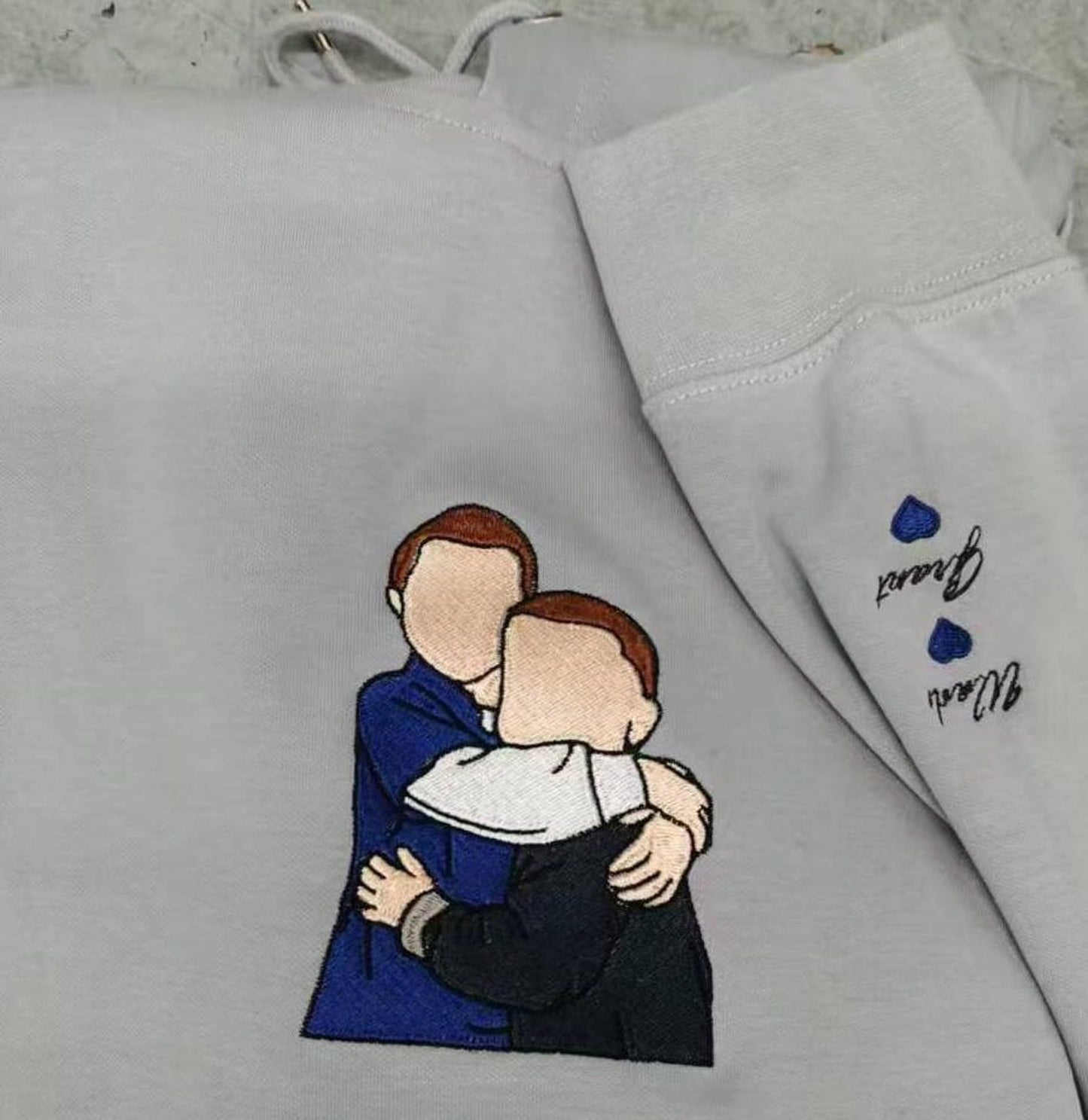 袖に子供の名前が入ったお父さん用カスタム刺繍スウェットシャツ、パーソナライズされたお父さんのクリスマスプレゼントセーター、父の日ギフト