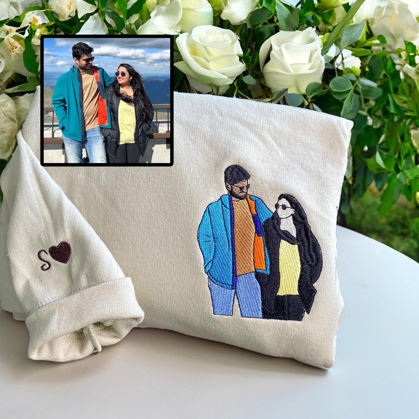 写真からカスタム刺繍されたポートレートスウェットシャツ、カップルクルーネック、記念日シャツ、ガールフレンド、ボーイフレンド、LGBTへの誕生日カップルギフト
